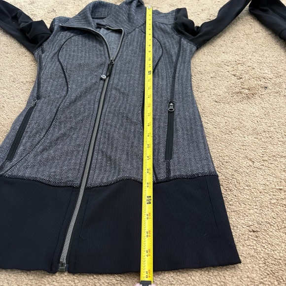 Lululemon Gray Black Herring Bone Mock Neck Zip-Up Track Jacket - Size 2 - Picture 10 of 10